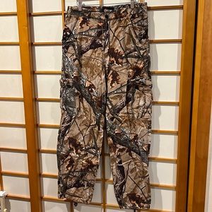 32/34 camo pants in great condition!